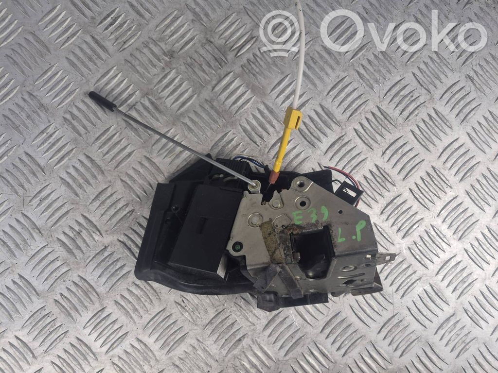 Front door lock   8235113