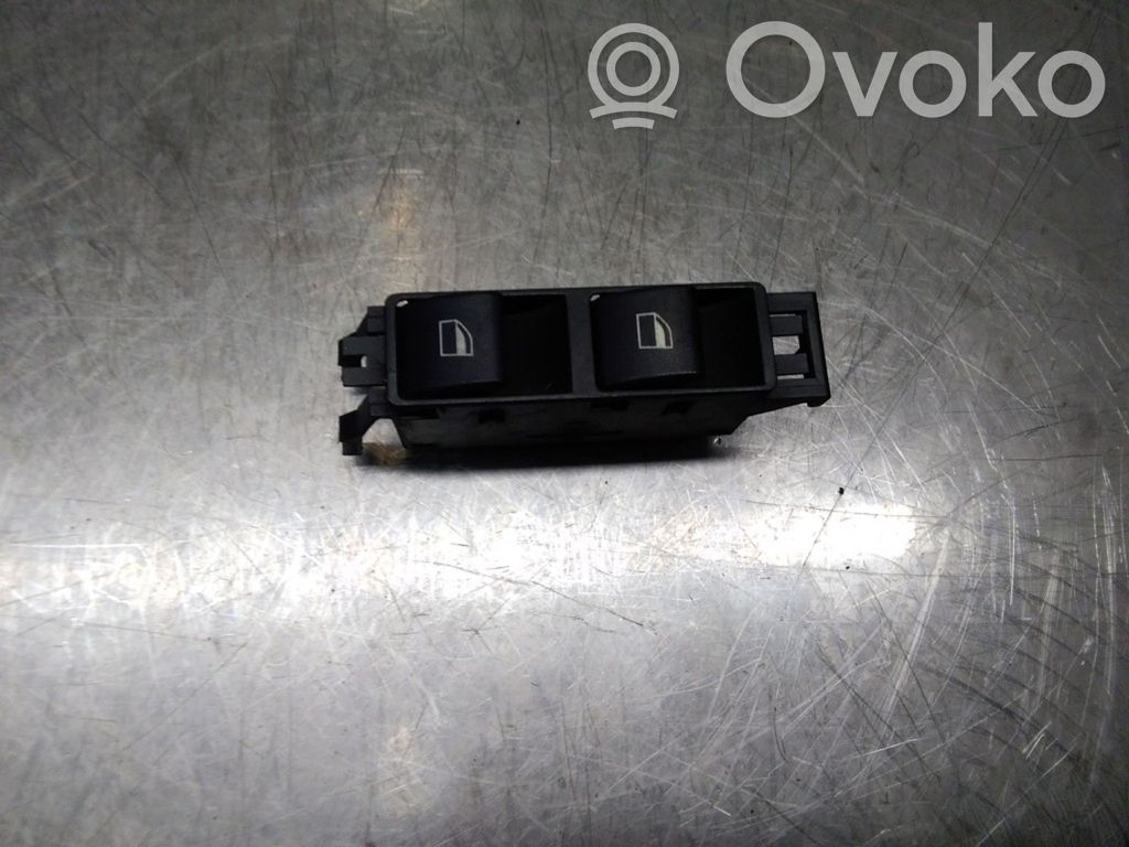 Electric window control switch   6902179