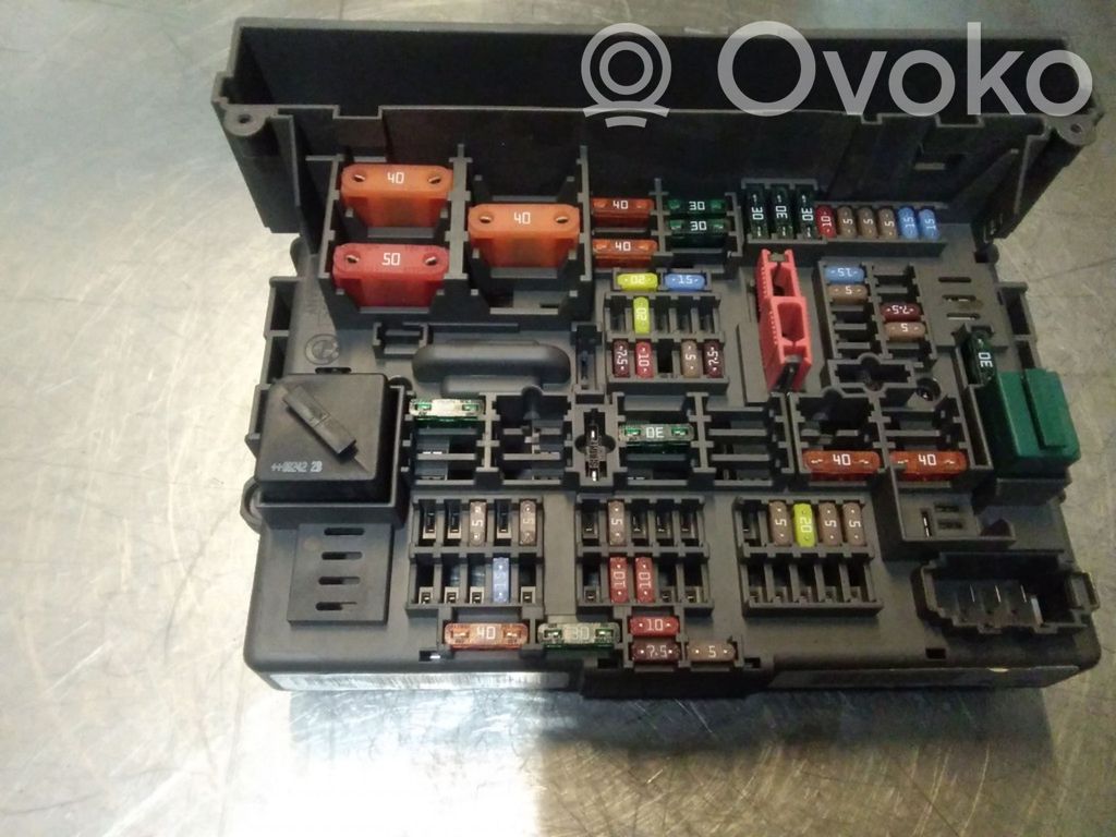 BMW 3 E90 E91 Fuse module 