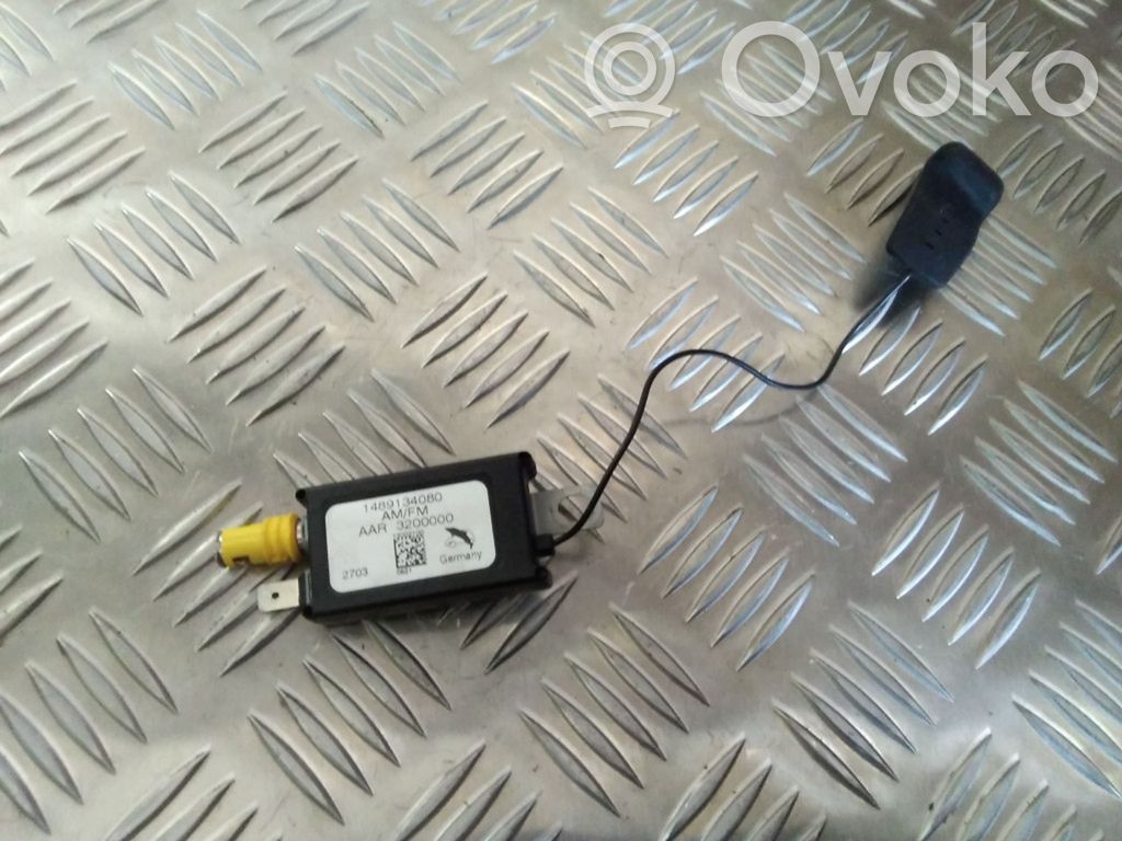 Pystyantennivahvistin   1489134080,3200000