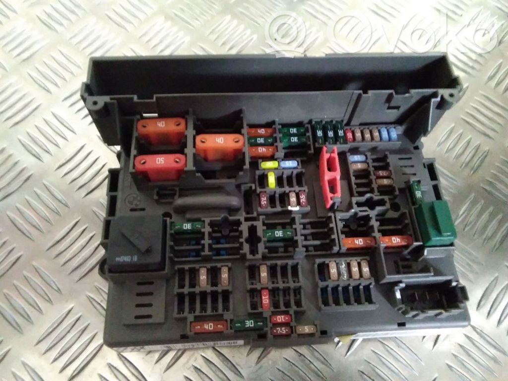 BMW 3 E90 E91 Fuse module 