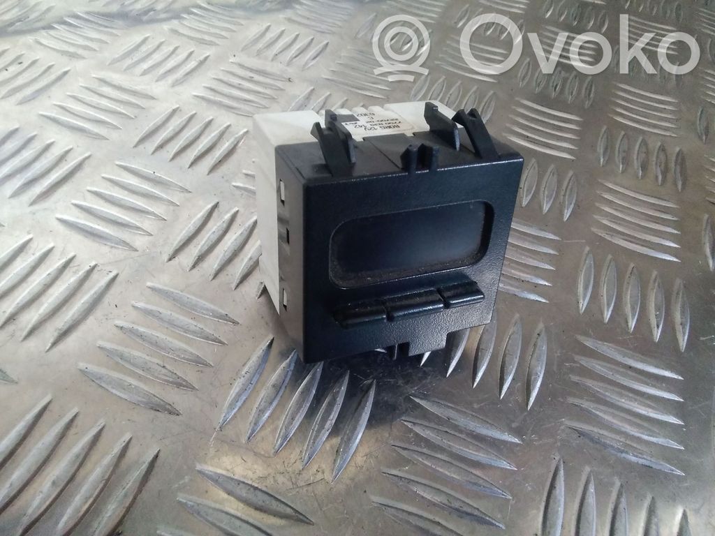 Renault Megane I Screen/display/small screen 