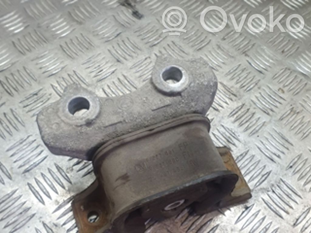 Engine mount bracket   9227881,9227880