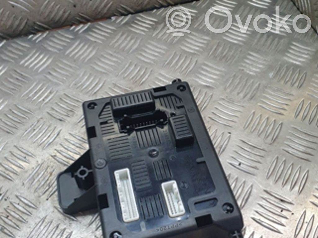 Renault Clio III Comfort/convenience module 