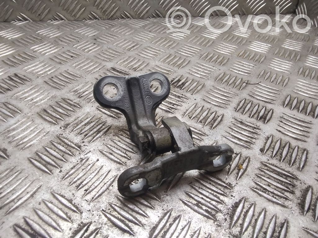 Front door upper hinge   30784887