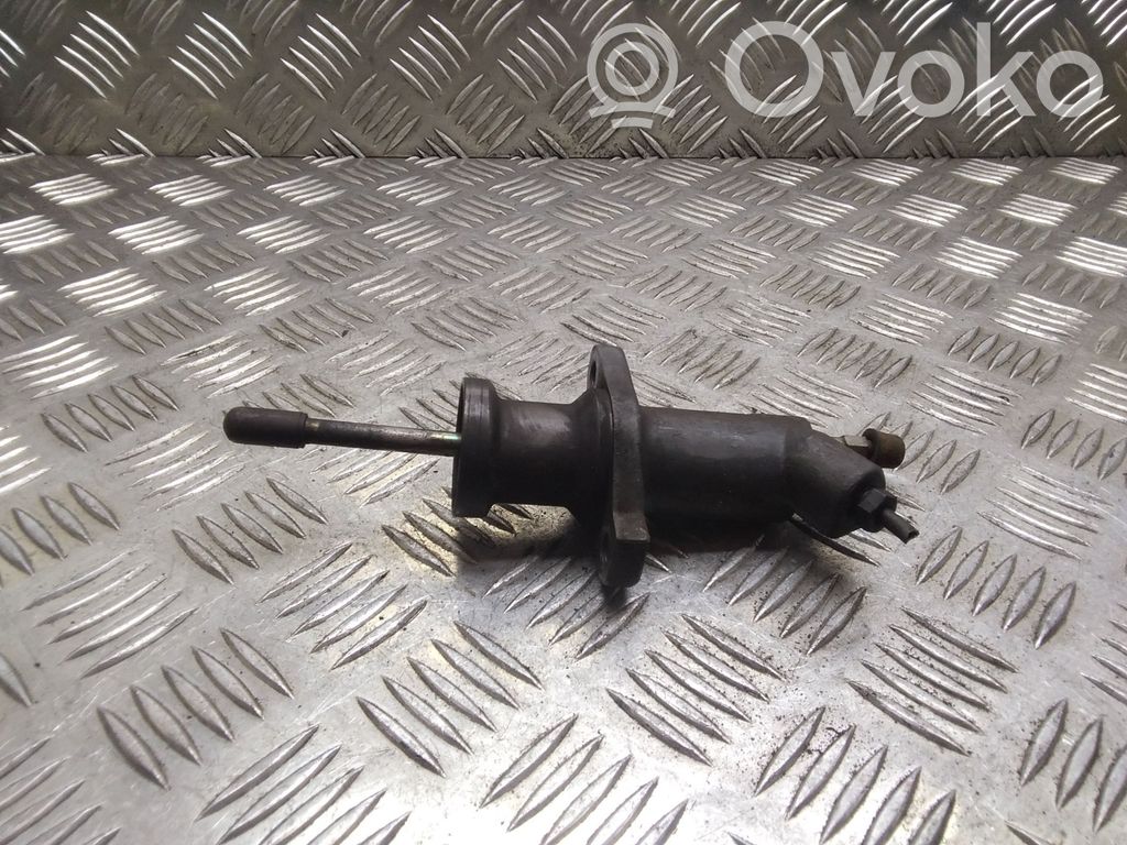 BMW 3 E46 Clutch slave cylinder 