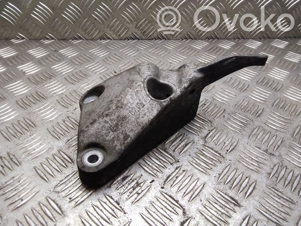 Opel Astra J Engine mounting bracket 