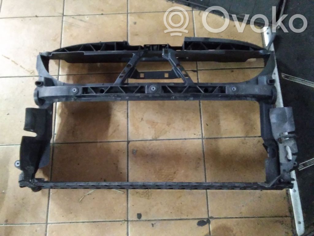 Volkswagen Phaeton Pas przedni 