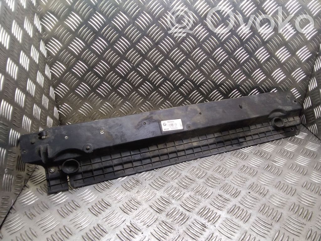 BMW 7 E65 E66 Radiatorių apdaila 