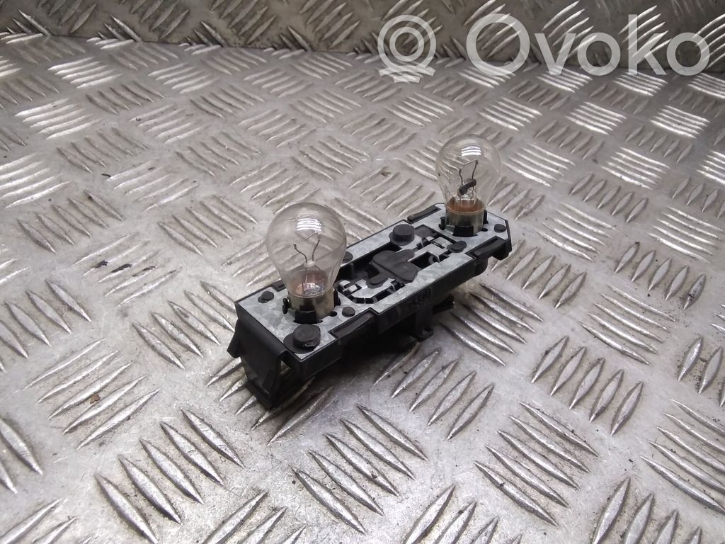 Ford Galaxy Cubierta del soporte de la lámpara de la luz trasera 