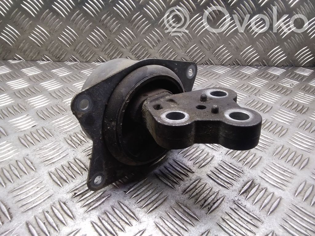 Opel Vectra C Engine mount bracket 