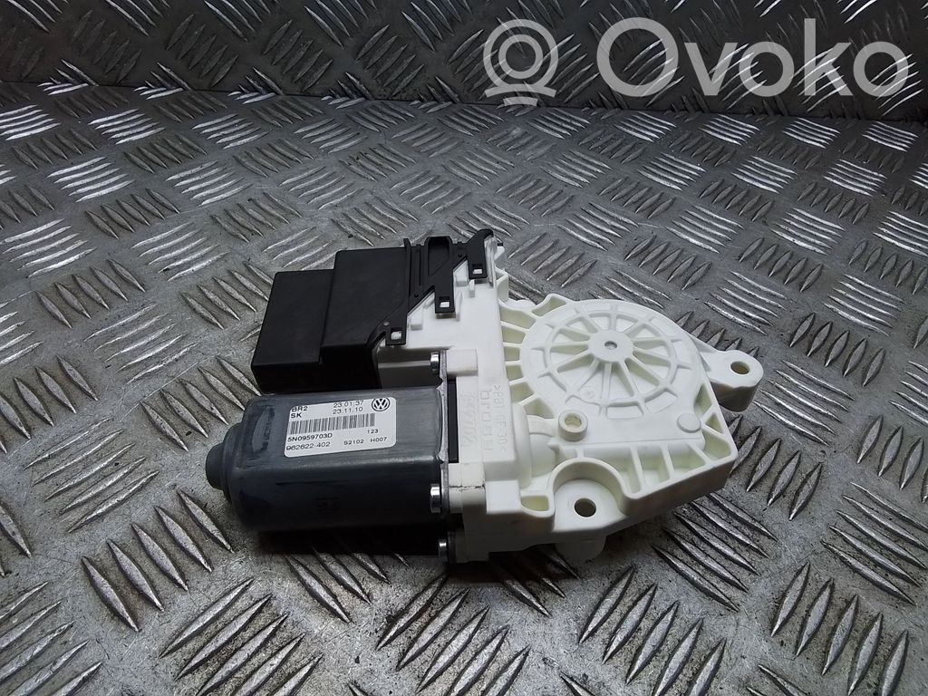 Volkswagen Tiguan Motor macara geam ușă spate 