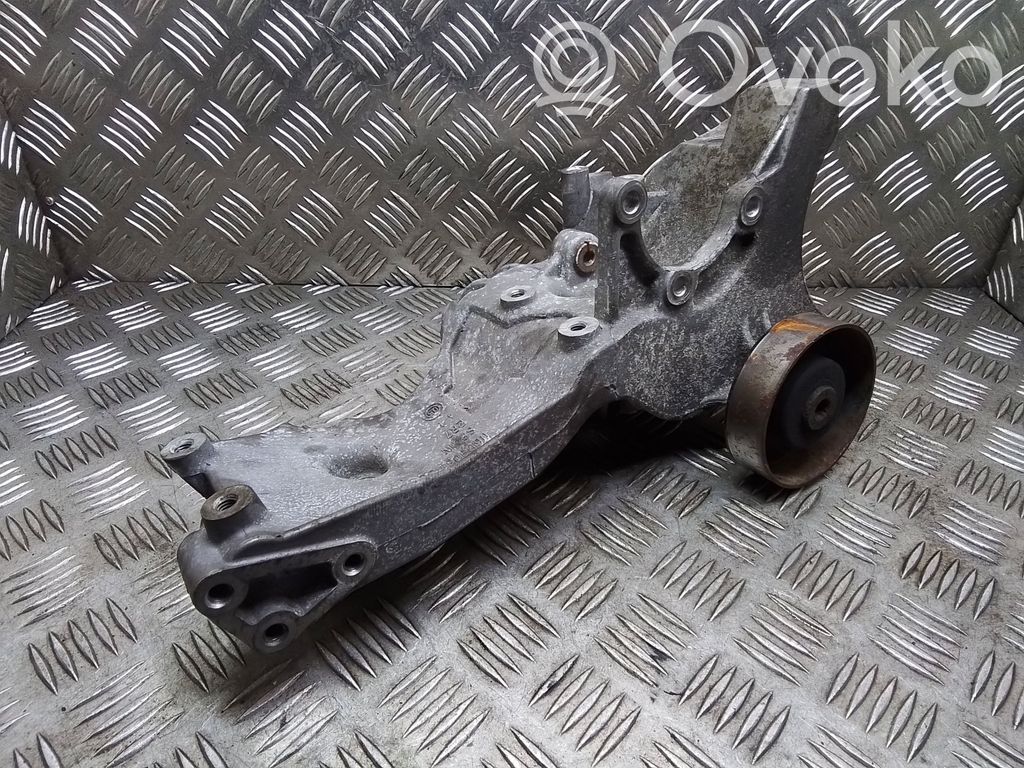 Audi A4 S4 B7 8E 8H Generator/alternator bracket 