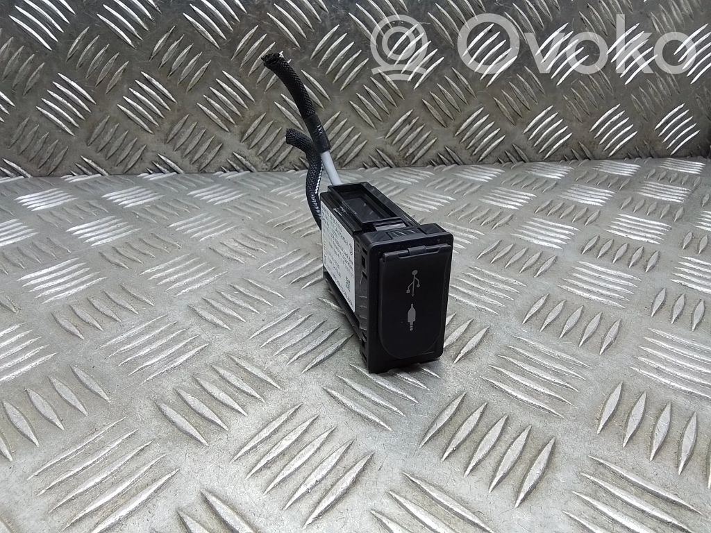 Lexus ES 300h (7th Gen) Connecteur/prise USB 
