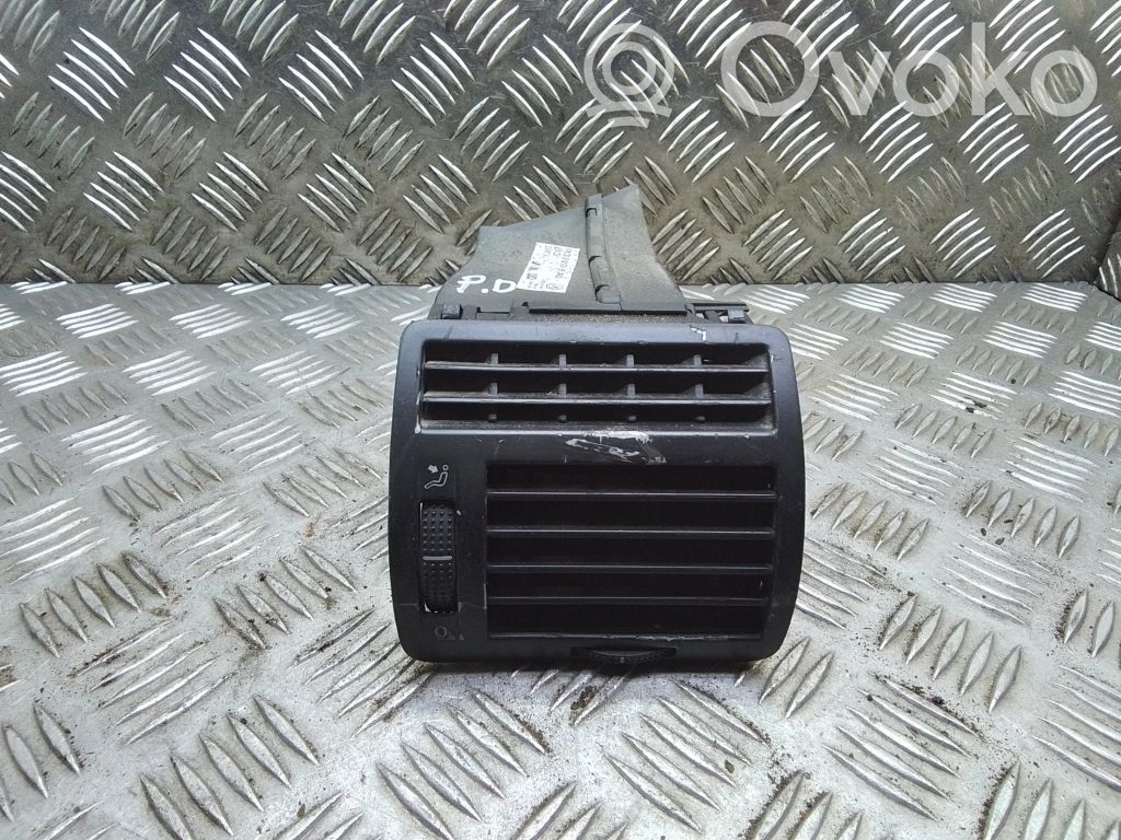 Seat Alhambra (Mk1) Boczna kratka nawiewu deski rozdzielczej 