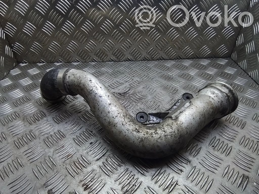 Volkswagen PASSAT B6 Wąż / Rura intercoolera 