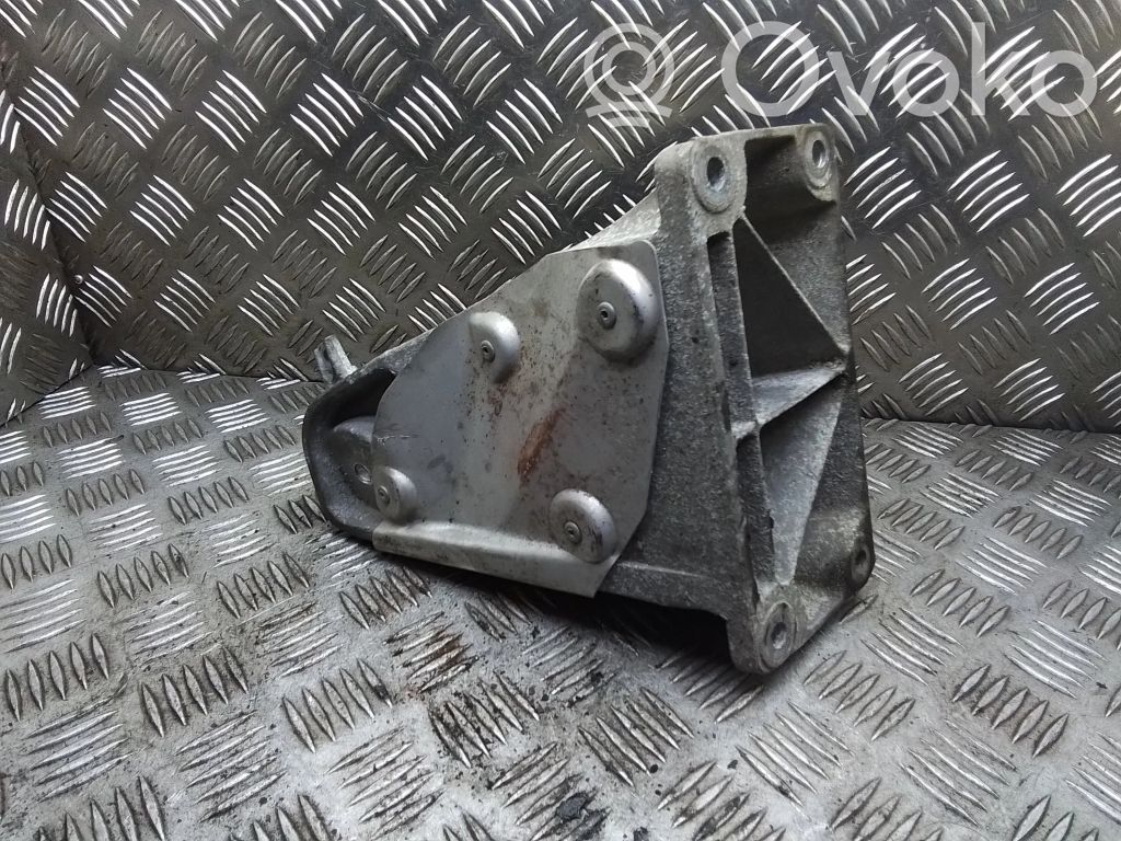 BMW 5 E60 E61 Engine mounting bracket 