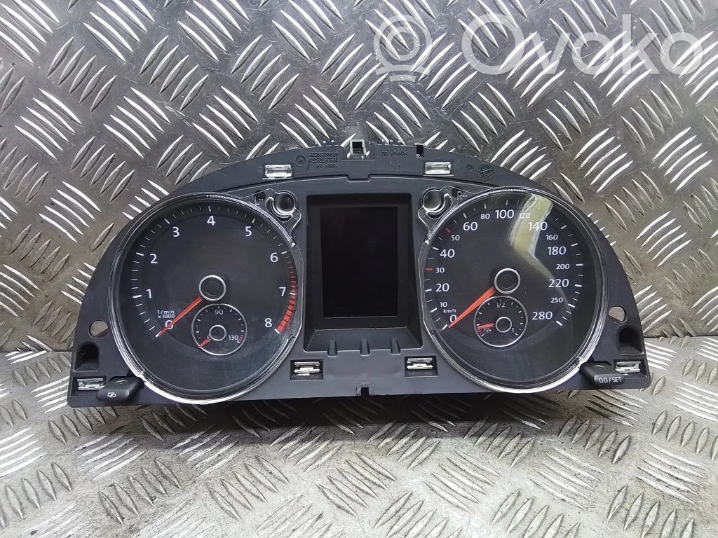 Volkswagen PASSAT CC Licznik / Prędkościomierz 