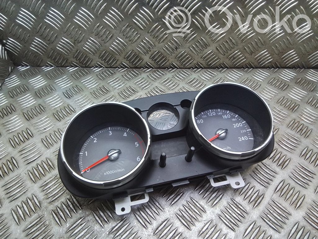 Nissan Qashqai+2 Vitezometru (grup de instrumente) 