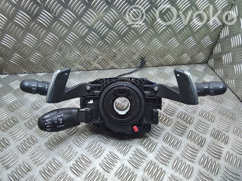Peugeot 208 II Interruptor/palanca de limpiador de luz de giro 