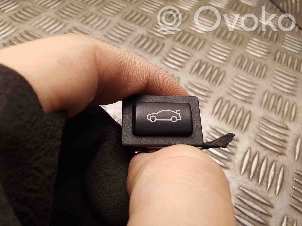 BMW 5 F10 F11 Tailgate opening switch 