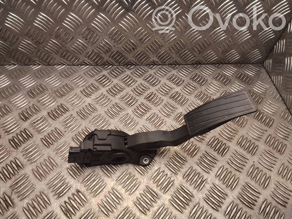 Suzuki Vitara (LY) Accelerator throttle pedal 