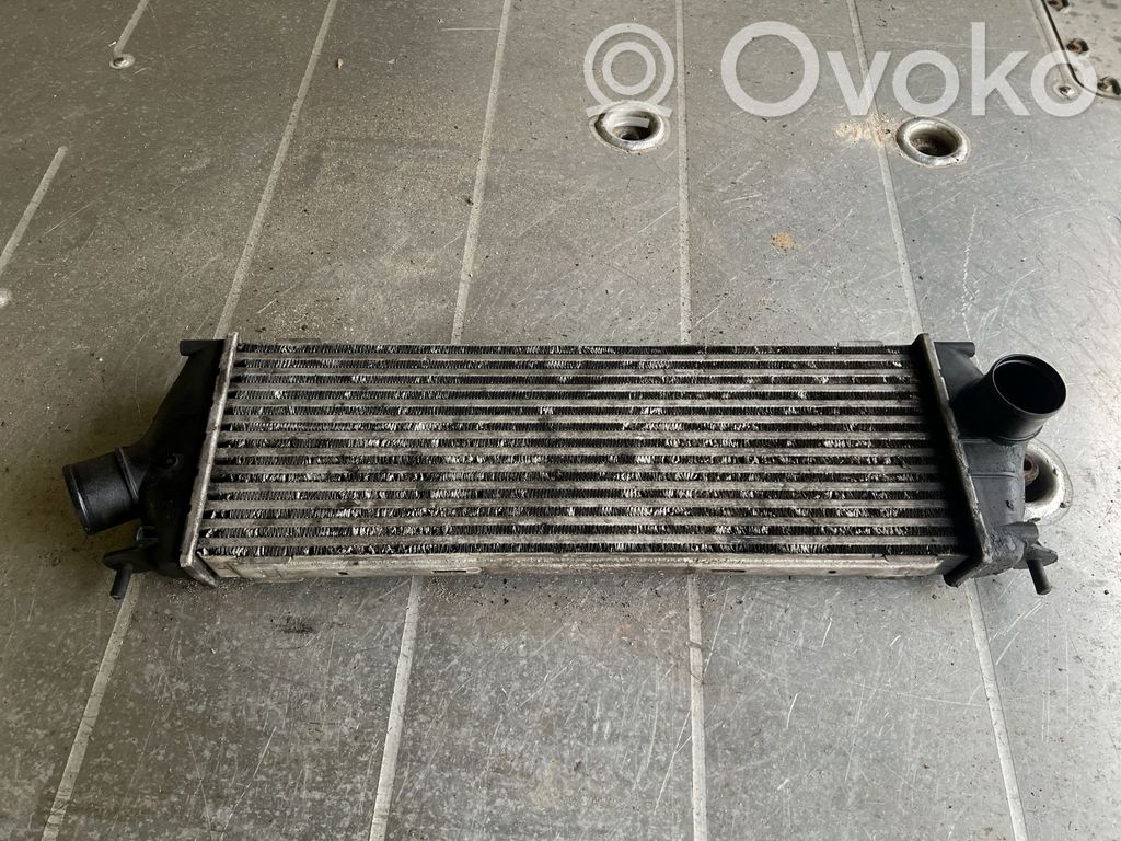 Opel Vivaro Interkūlerio radiatorius 