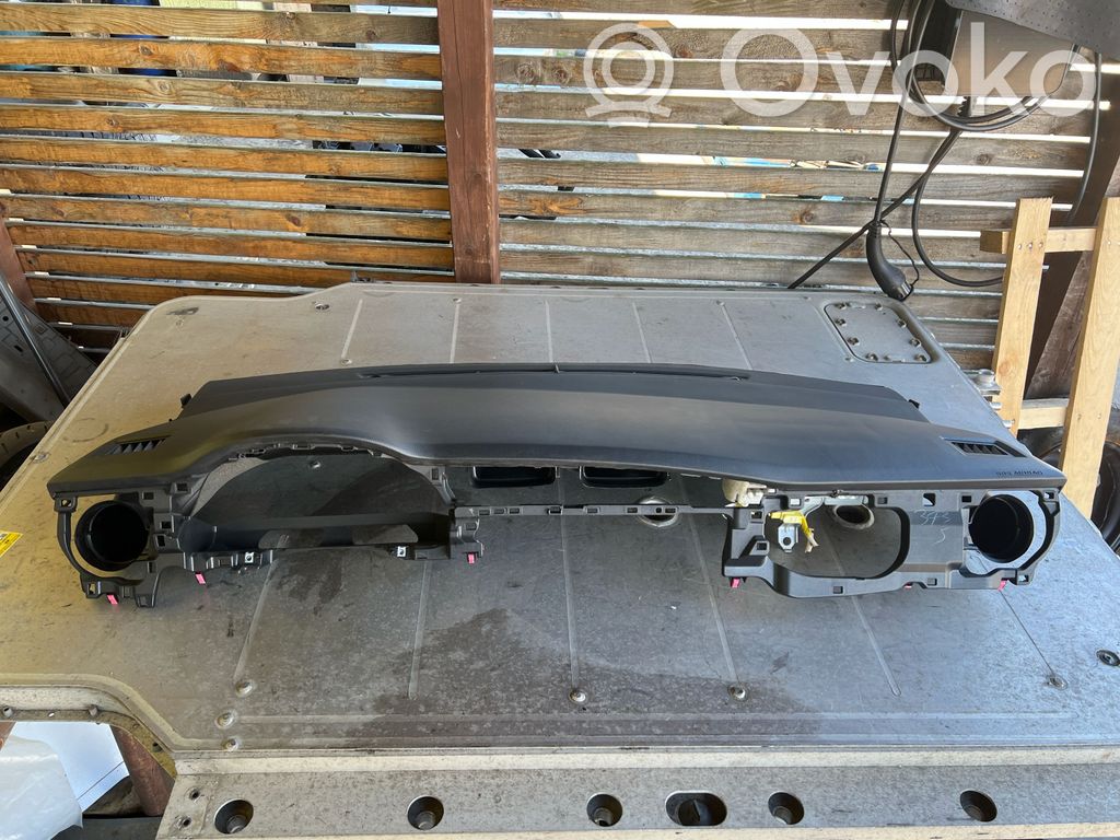 Toyota Auris E180 Dashboard 