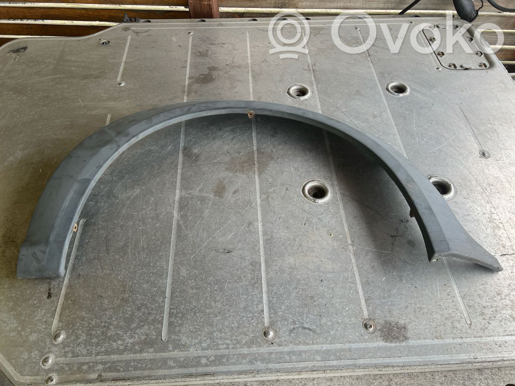 Ford Transit -  Tourneo Connect Garniture pour voûte de roue avant 