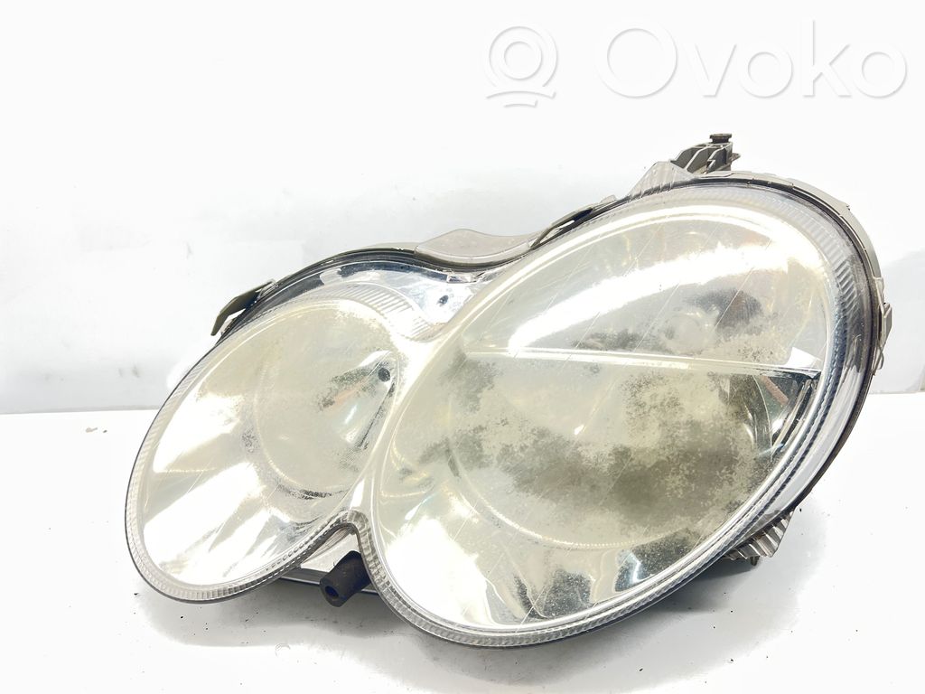 Mercedes-Benz CLK A209 C209 Lampa przednia 