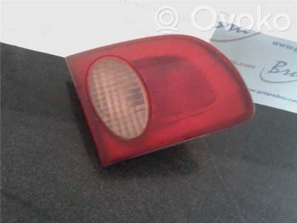 Lámpara de faros/luces traseros   2CE