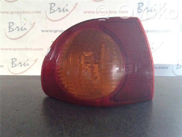 Toyota Corolla E110 Lámpara de faros/luces traseros 