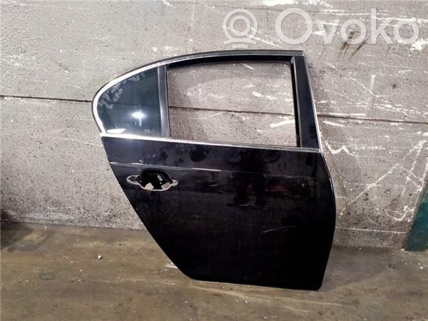 Aizmugurējās durvis   306D2