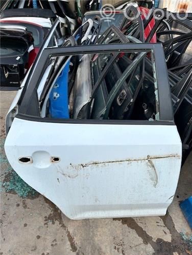 Rear door   D4FBW