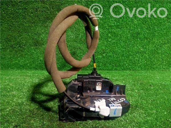 Nissan Qashqai Priekšpusē slēdzene 