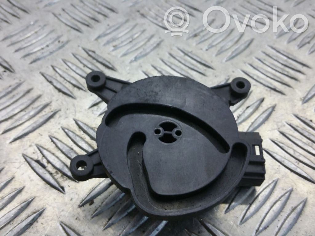 Audi A4 S4 B7 8E 8H Motor/actuator clapetă aer 
