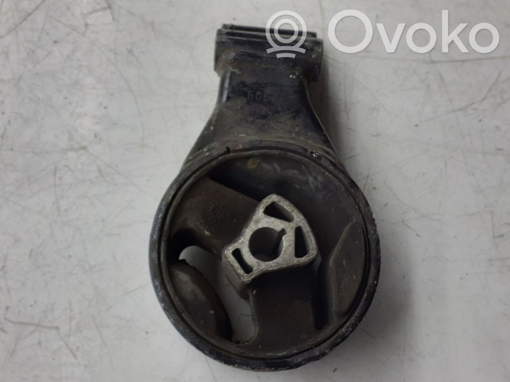 Engine mount bracket   V05932