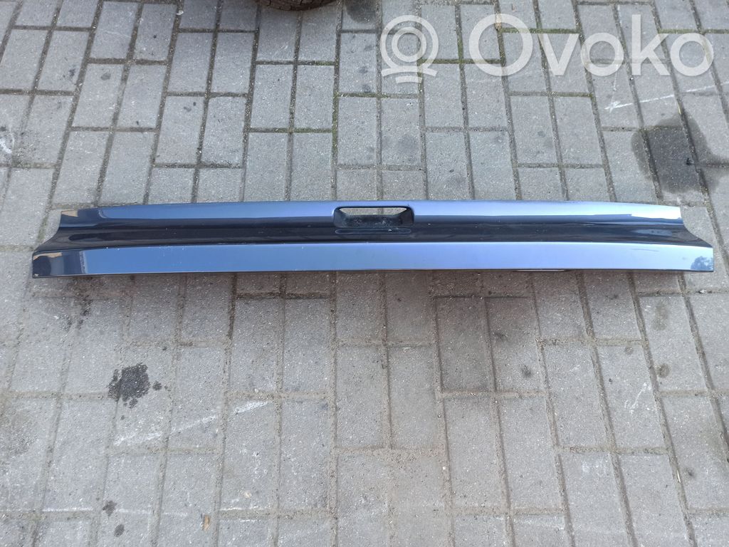 Honda CR-V Tailgate trim 