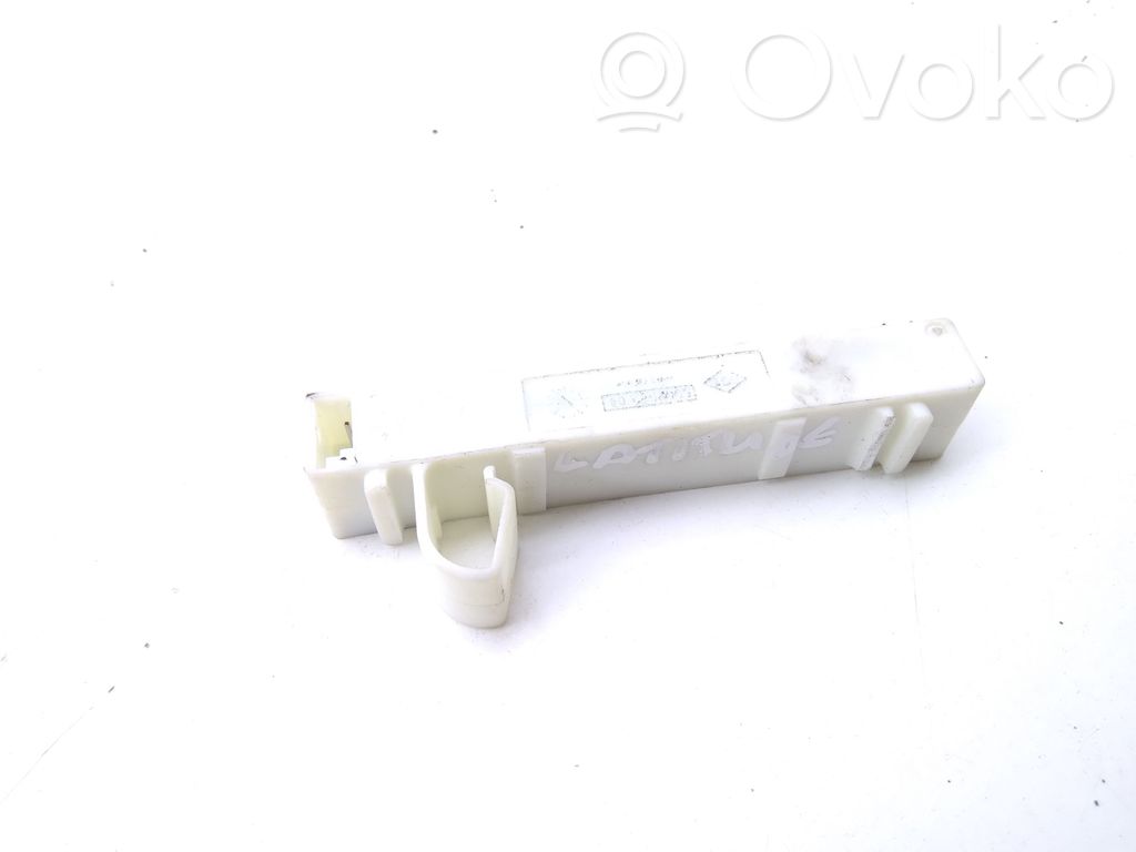 Renault Latitude (L70) Antenos stiprintuvas 