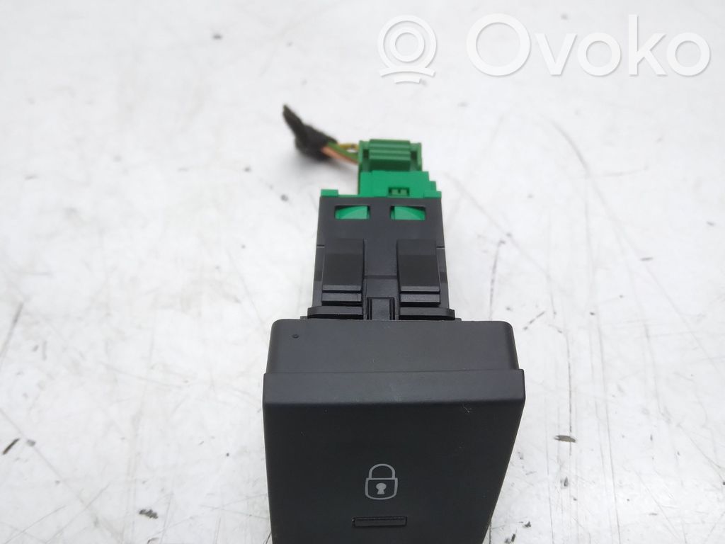 Peugeot 508 Central locking switch button 