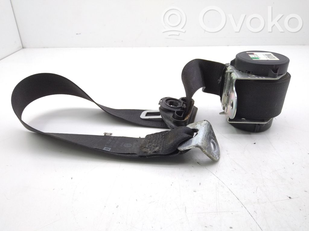 Opel Zafira B Cinturón trasero 