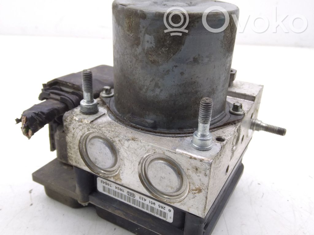 Peugeot 5008 ABS Pump 