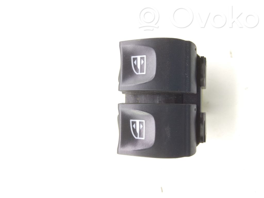Renault Clio IV Electric window control switch 
