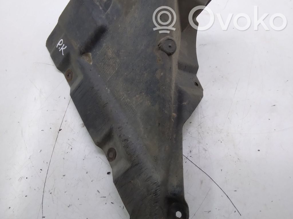BMW 3 E90 E91 Kita dugno detalė 