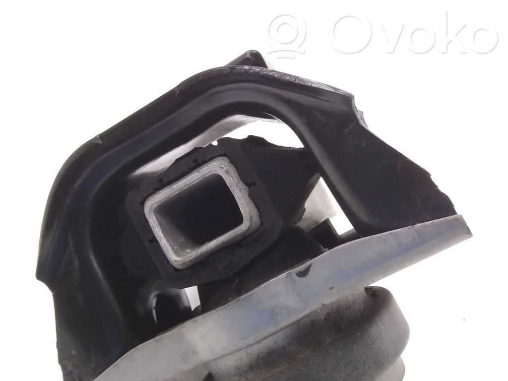 Peugeot 3008 I Engine mount bracket 