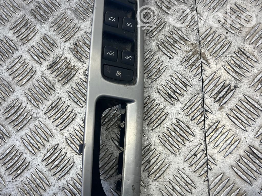 Electric window control switch   8679666