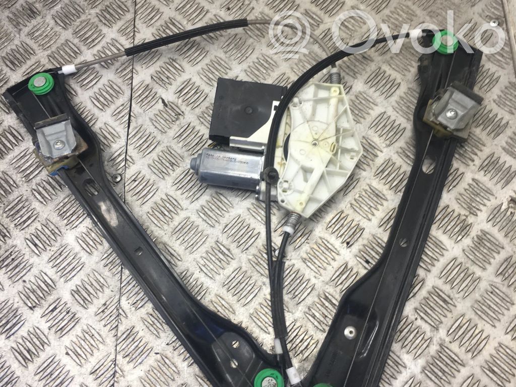 Volkswagen PASSAT B6 Elektryczny podnośnik szyby drzwi przednich 