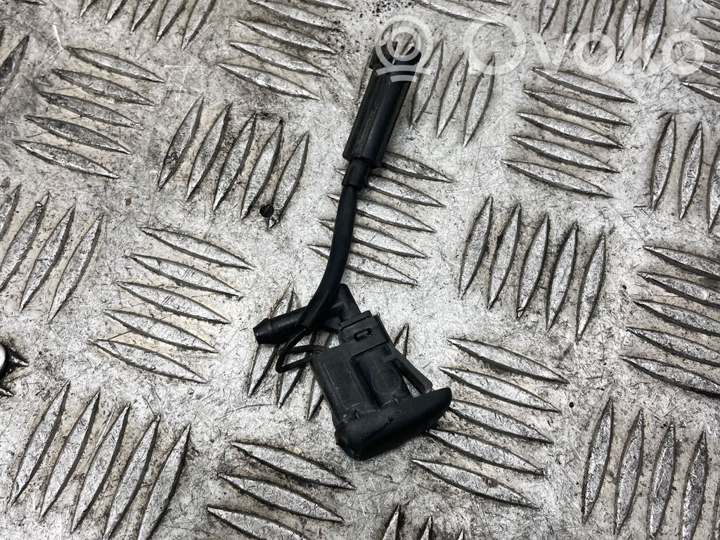 BMW 1 E81 E87 Windshield washer spray nozzle 