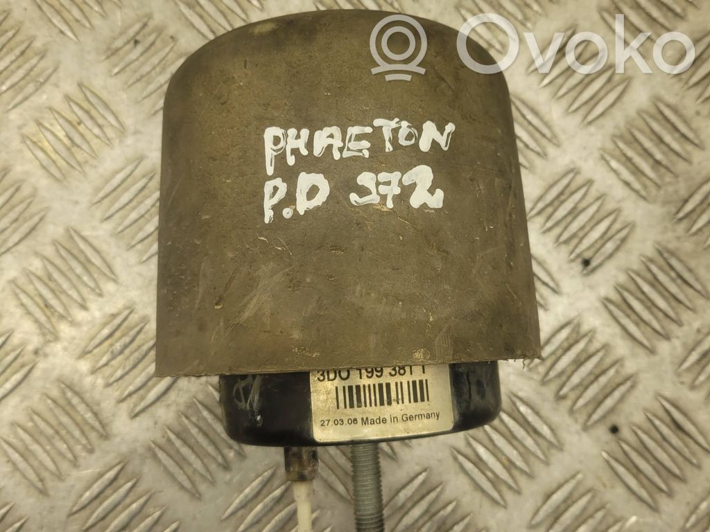 Engine mount bracket   3D0199381T
