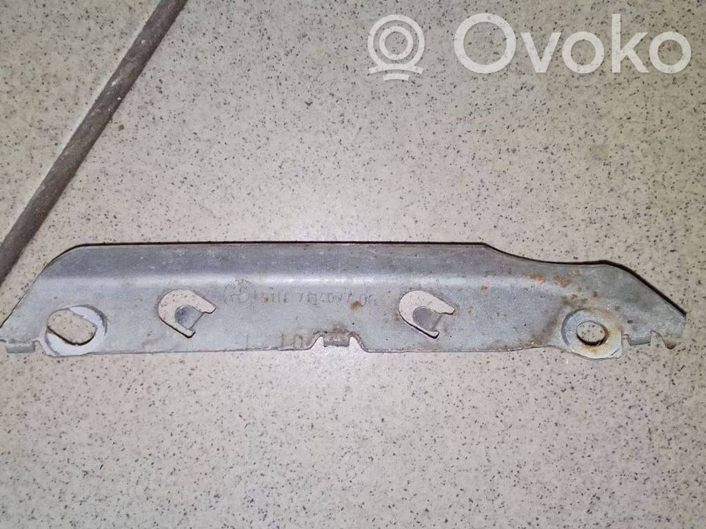BMW 3 E90 E91 Front bumper mounting bracket 